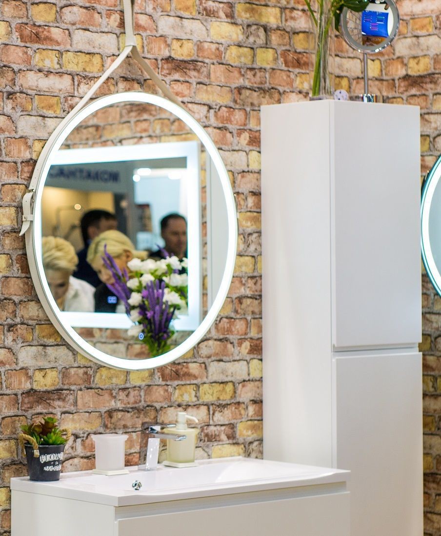 Зеркало с подсветкой Art&Max Milan на белом ремне 80 см